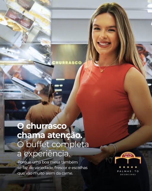 Cliente servindo-se no buffet da Portal do Sul